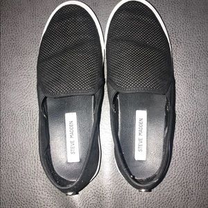 Steve Madden slip on sneakers